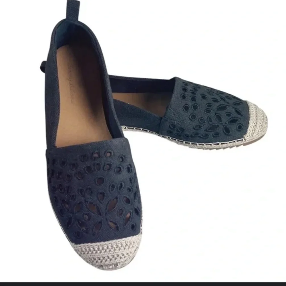 Tommy Bahama Shoes Women Selena Black Cream Eyelet Espadrilles Flat Slip On